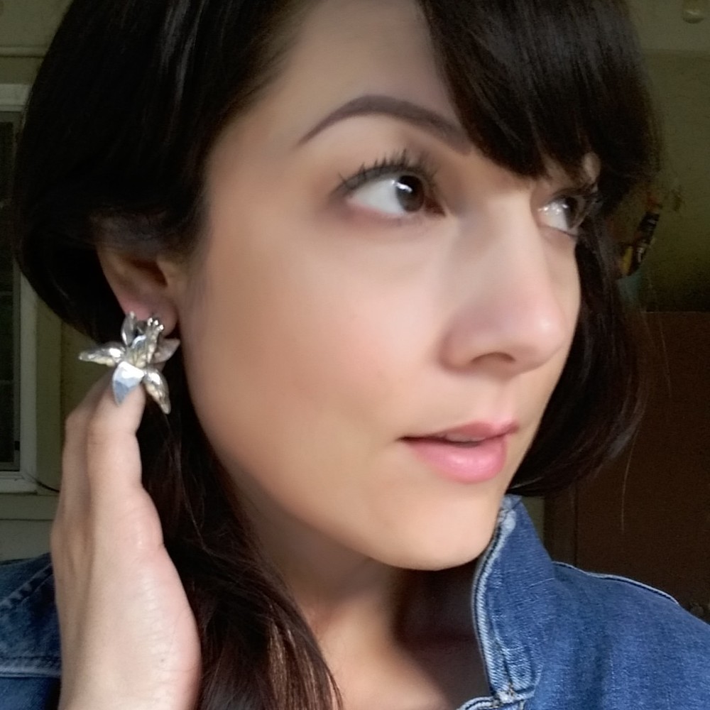 Meet your Posher, Angela